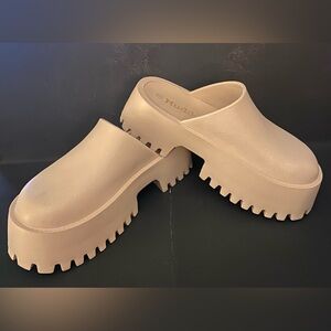 Mudd Platform Mule Clogs